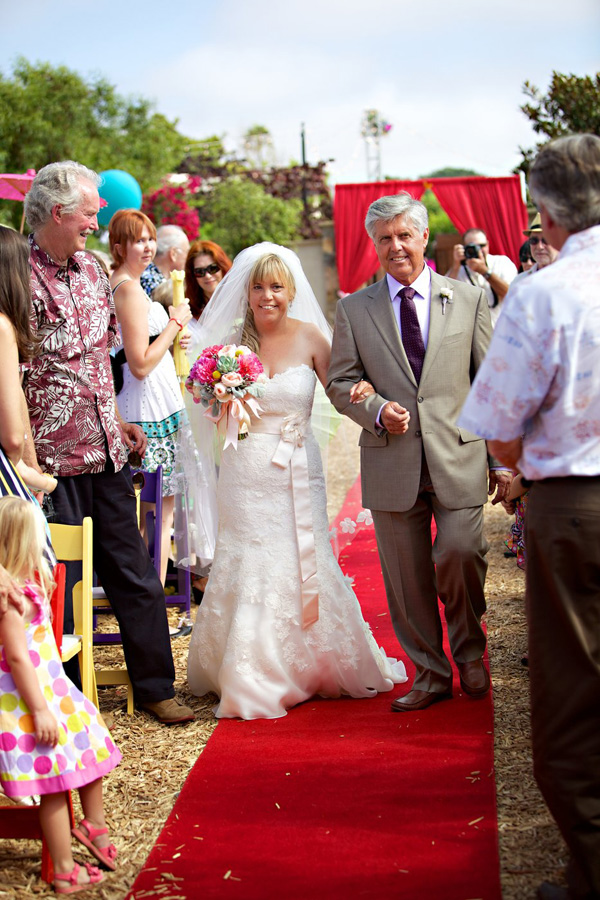 colorful-country-fair-wedding
