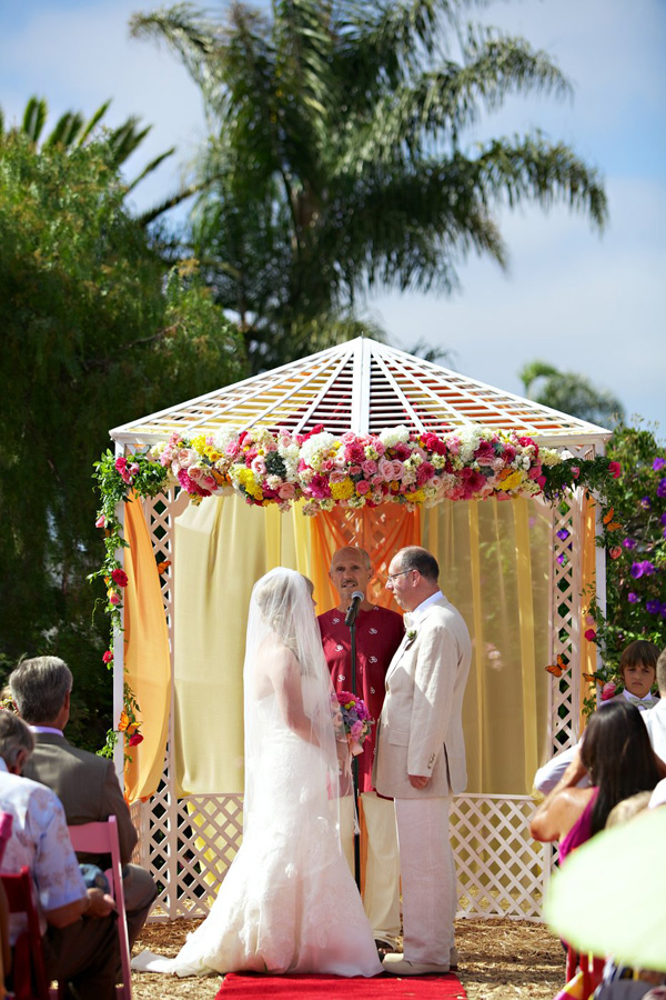 colorful-country-fair-wedding