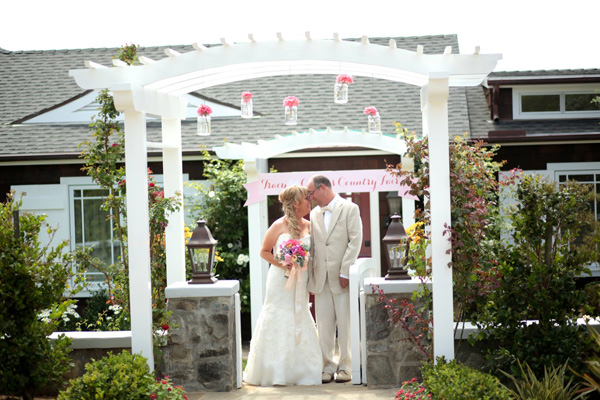 colorful-country-fair-wedding