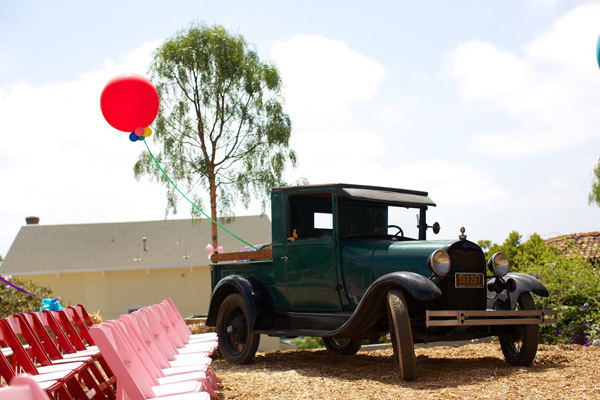 colorful-country-fair-wedding