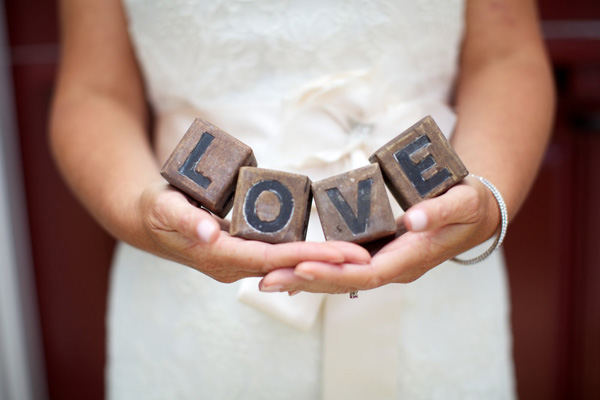 colorful-country-fair-wedding