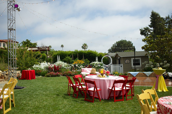colorful-country-fair-wedding