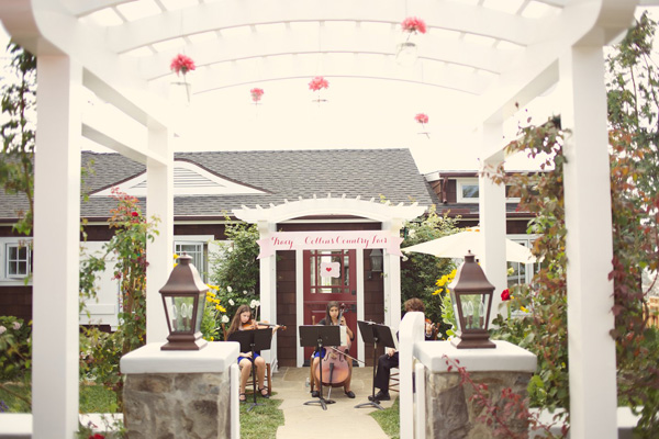 colorful-country-fair-wedding