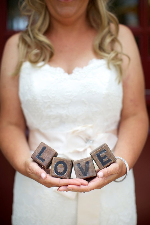 colorful-country-fair-wedding