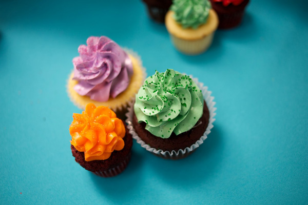 colorful-country-fair-wedding
