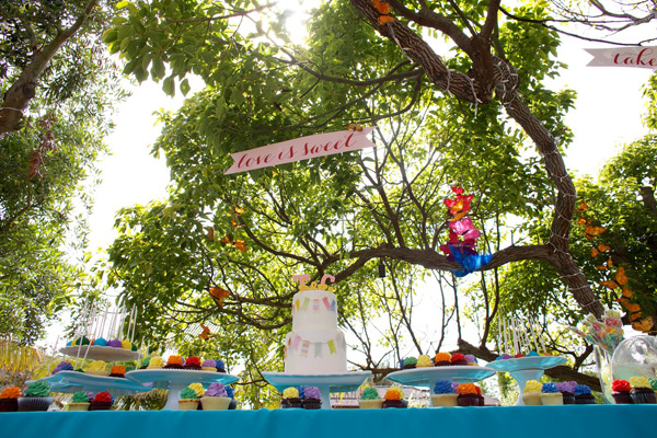 colorful-country-fair-wedding