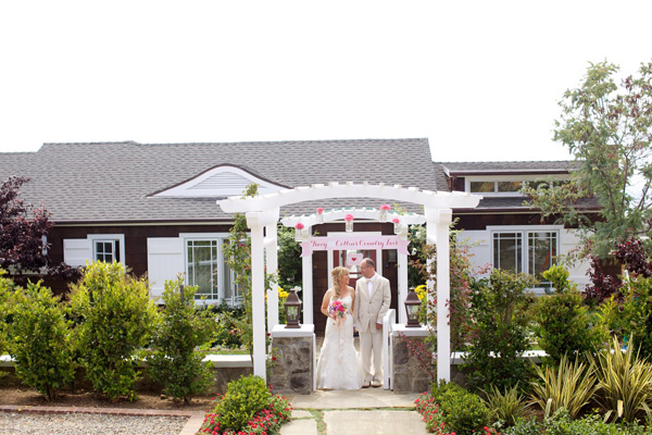 colorful-country-fair-wedding