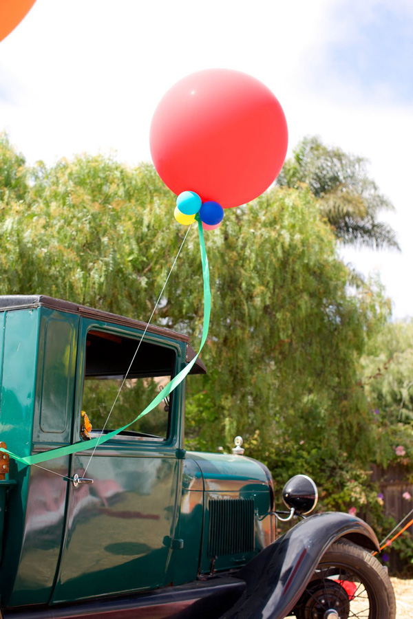 colorful-country-fair-wedding