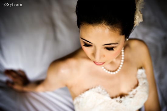 Bride with pearl necklace and elegant makeup