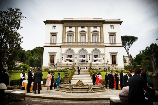 Elegant wedding reception at a luxurious Italian villa
