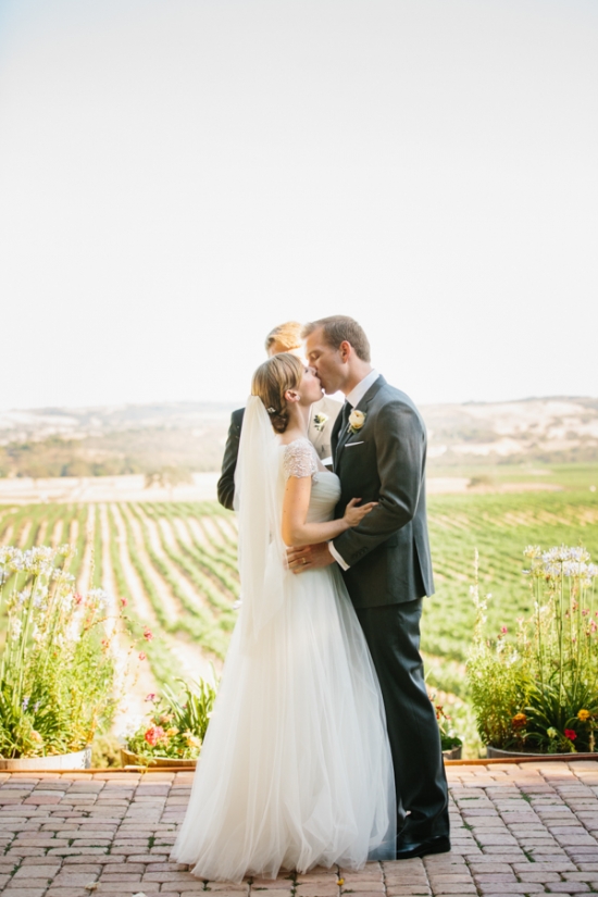 soft-summer-vineyard-wedding