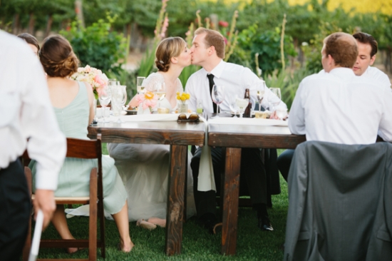 soft-summer-vineyard-wedding