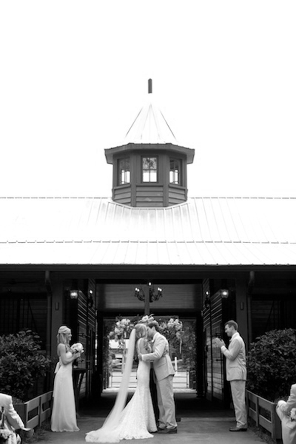 sophisticated-stable-wedding-in-alabama