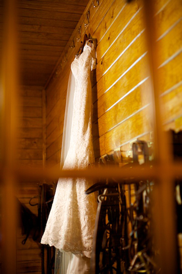 sophisticated-stable-wedding-in-alabama