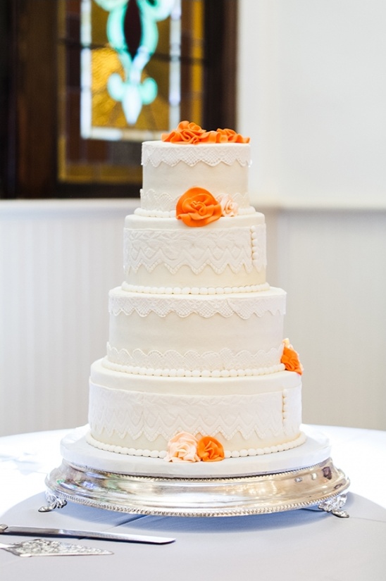 fondant lace wedding cake by Goetz Catering