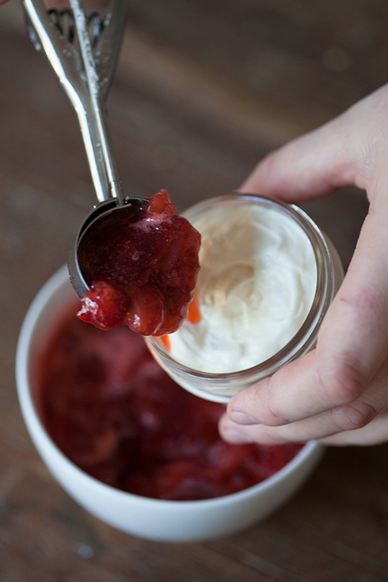cheesecake-in-mini-mason-jars-free
