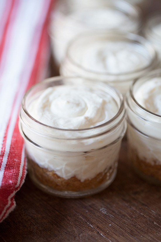 cheesecake-in-mini-mason-jars-free