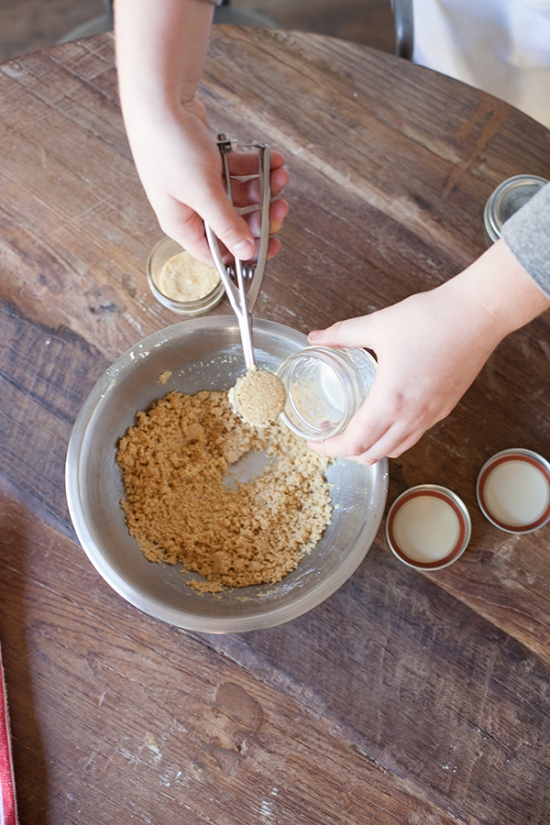 cheesecake-in-mini-mason-jars-free