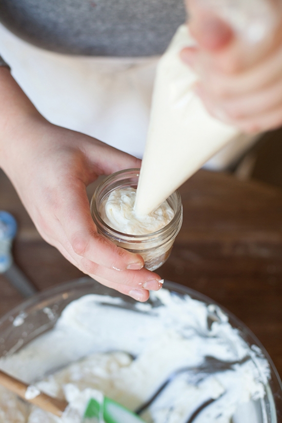 cheesecake-in-mini-mason-jars-free