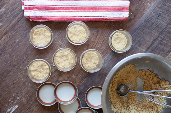 cheesecake-in-mini-mason-jars-free