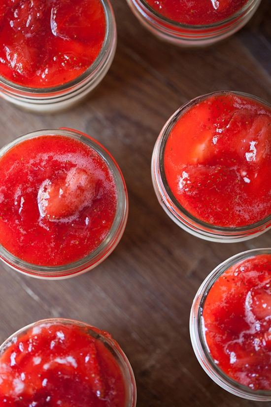 cheesecake-in-mini-mason-jars-free
