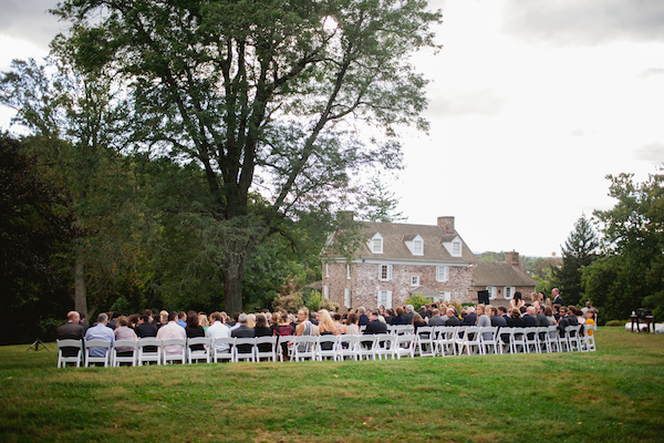 dainty-wedding-with-pops-of-pink