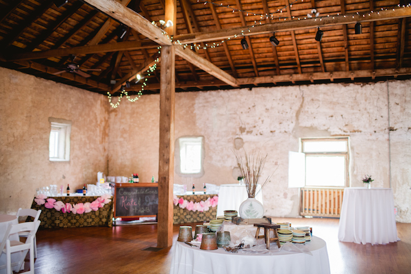 dainty-wedding-with-pops-of-pink