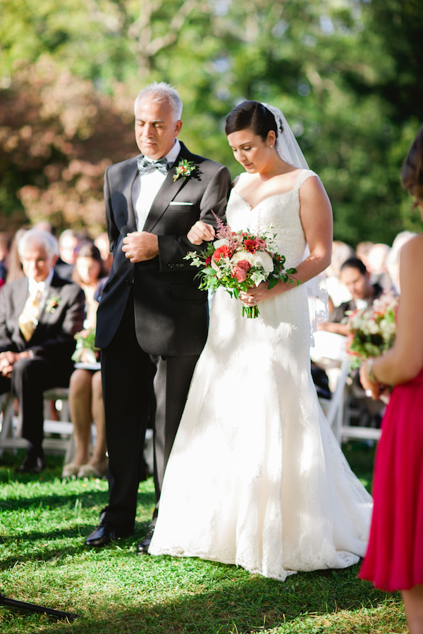 dainty-wedding-with-pops-of-pink