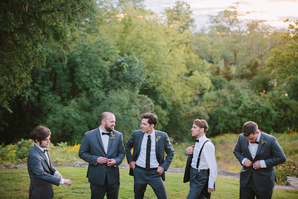 dainty-wedding-with-pops-of-pink