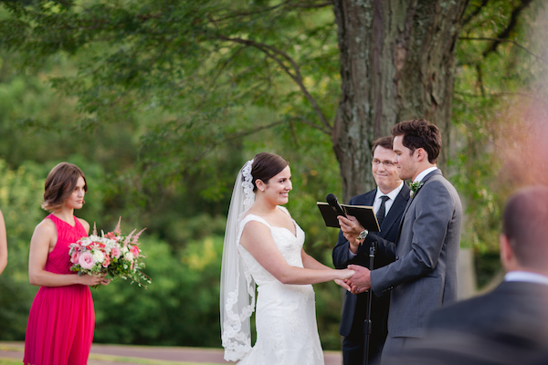dainty-wedding-with-pops-of-pink