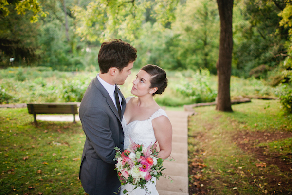 dainty-wedding-with-pops-of-pink
