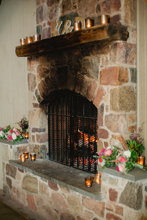 dainty-wedding-with-pops-of-pink