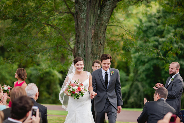 dainty-wedding-with-pops-of-pink