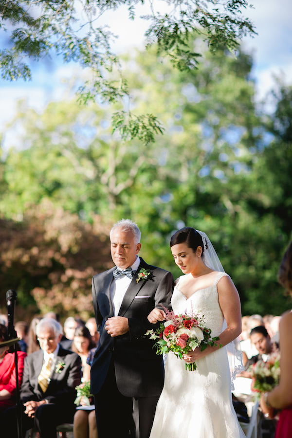 dainty-wedding-with-pops-of-pink