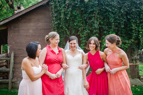dainty-wedding-with-pops-of-pink