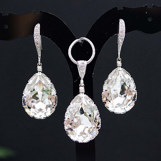 Elegant crystal teardrop earrings set