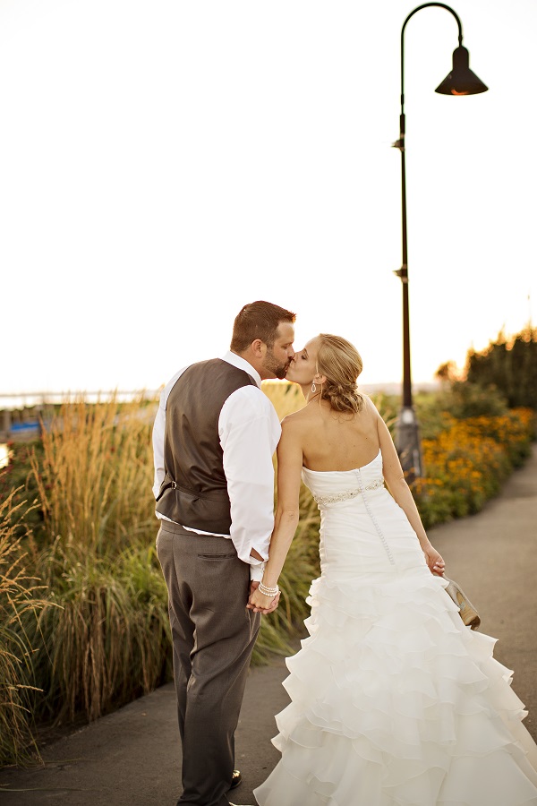 funky-seaside-wedding-in-seattle