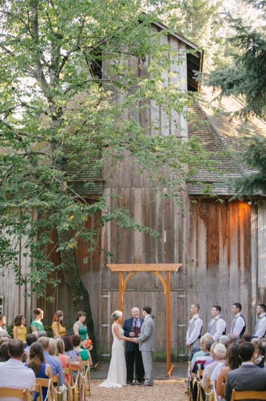 rustic barn wedding ceremony