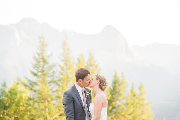 majestic-alberta-mountain-wedding