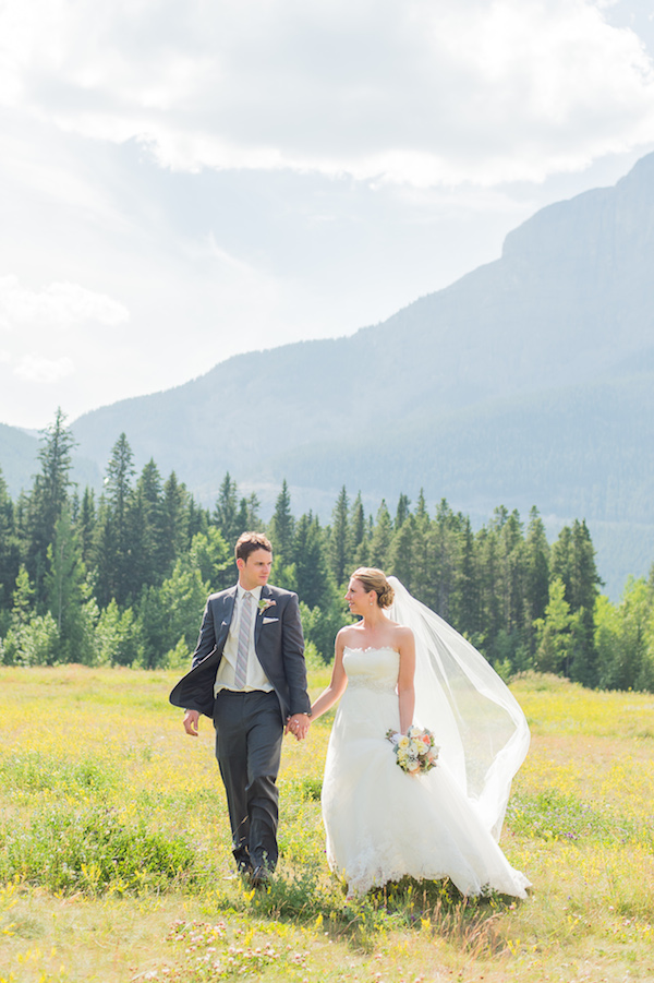 majestic-alberta-mountain-wedding