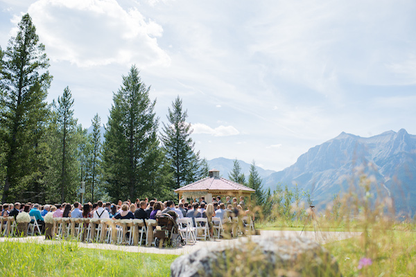 majestic-alberta-mountain-wedding