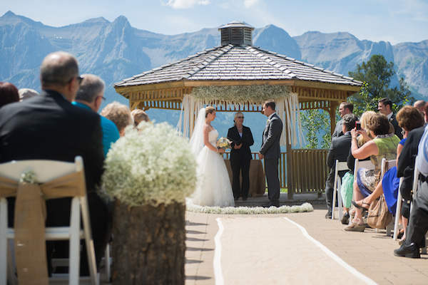 majestic-alberta-mountain-wedding