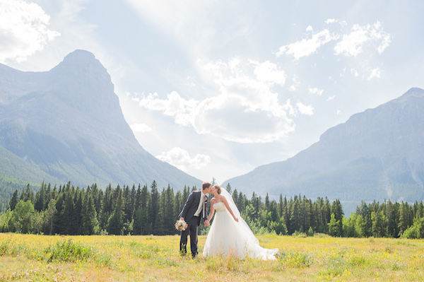 majestic-alberta-mountain-wedding