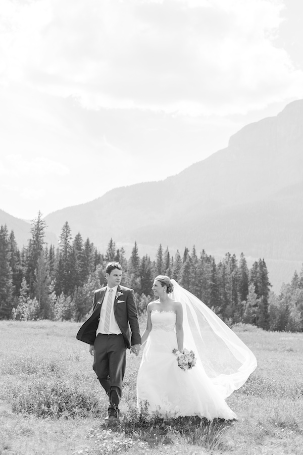 majestic-alberta-mountain-wedding