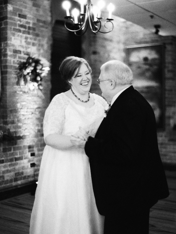 north-carolina-vintage-december-wedding