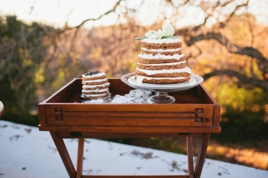 naked cake wedding cake table