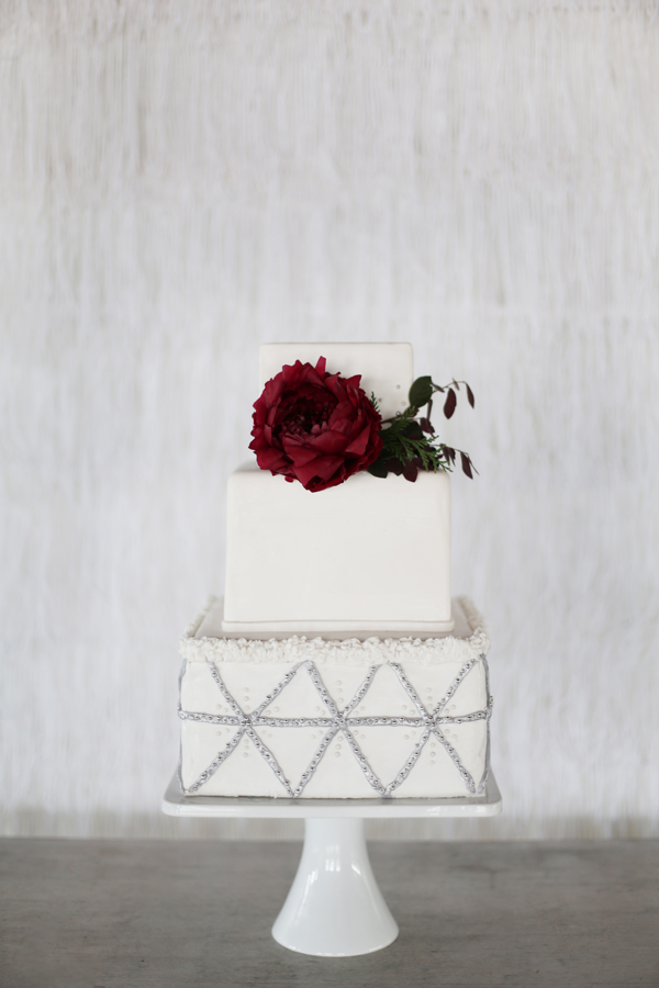 white-red-and-silver-wedding-ideas