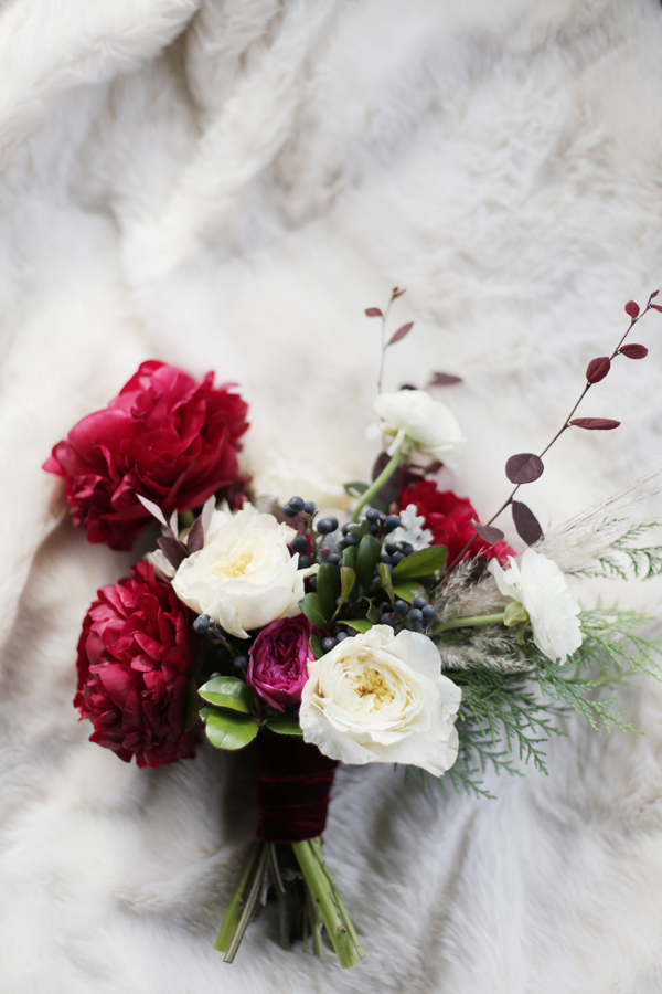 white-red-and-silver-wedding-ideas