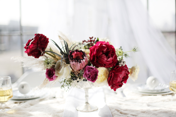 white-red-and-silver-wedding-ideas