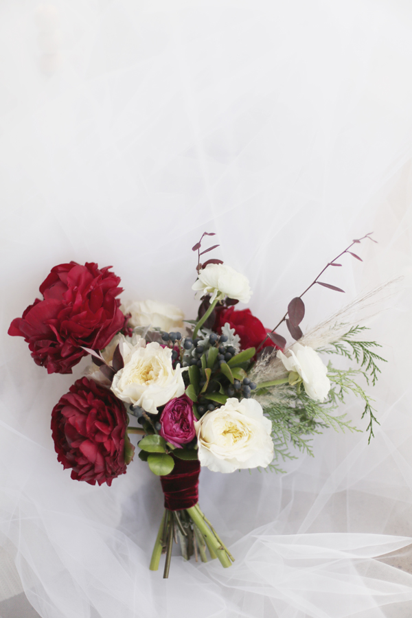white-red-and-silver-wedding-ideas